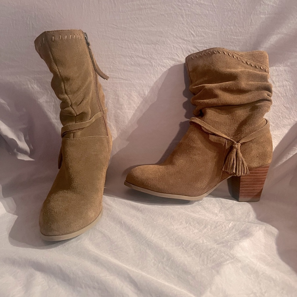 Minnetonka boot